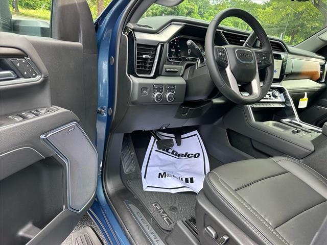 2025 GMC Sierra 2500HD Denali