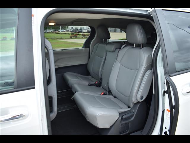 2023 Toyota Sienna XLE