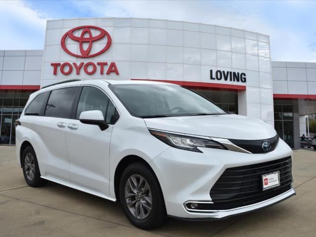 2023 Toyota Sienna XLE