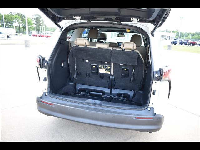 2021 Toyota Sienna XLE 8-Passenger