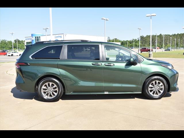 2023 Toyota Sienna XLE