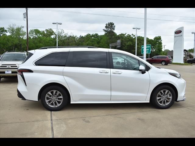 2023 Toyota Sienna XLE