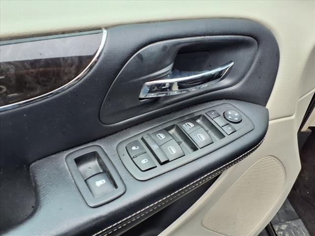 2012 Chrysler Town and Country Touring