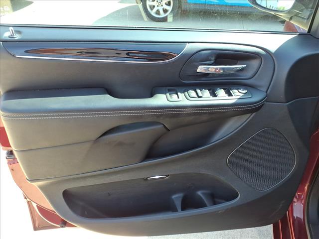 2014 Chrysler Town and Country S