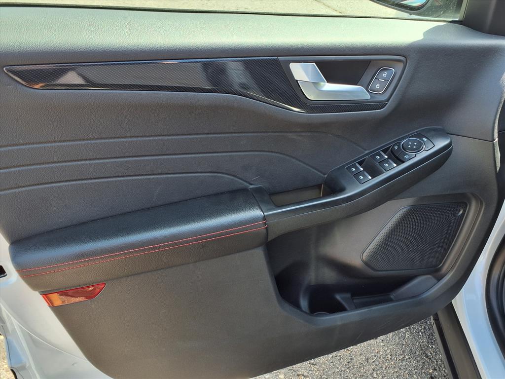 2025 Ford Escape ST-Line - Photo 12