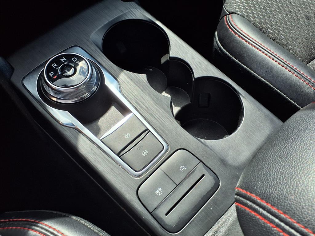 2025 Ford Escape ST-Line - Photo 16