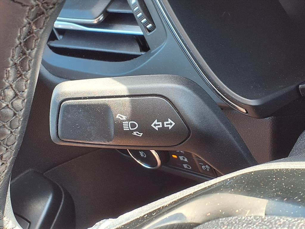 2025 Ford Escape Platinum - Photo 17
