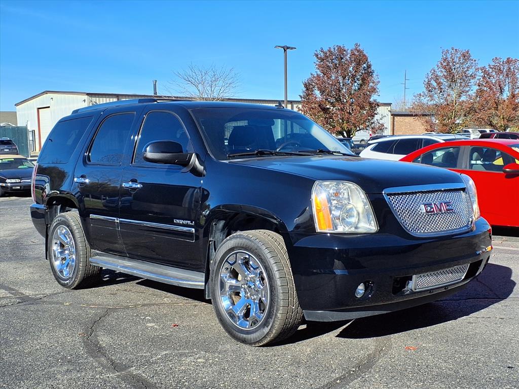 2012 GMC Yukon Denali - main photo