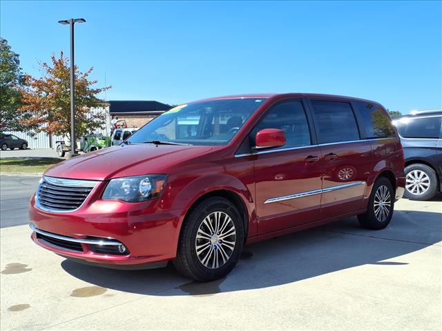 2014 Chrysler Town and Country S