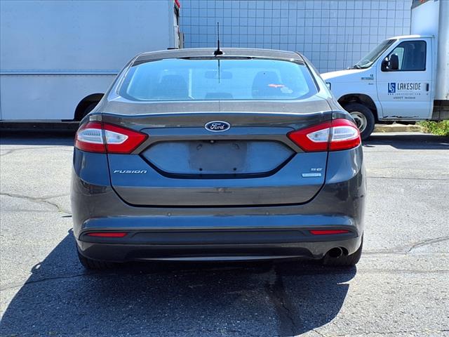 2016 Ford Fusion SE