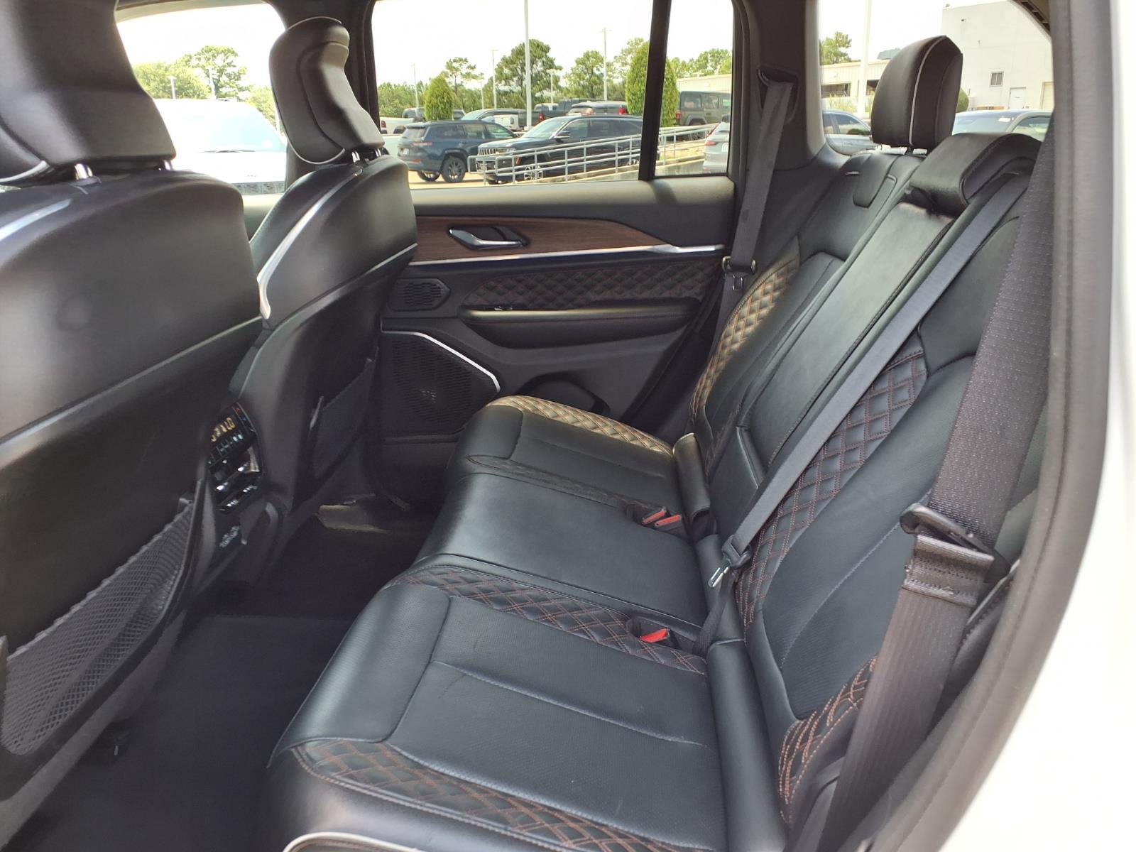 2025 Jeep Grand Cherokee Summit - 9