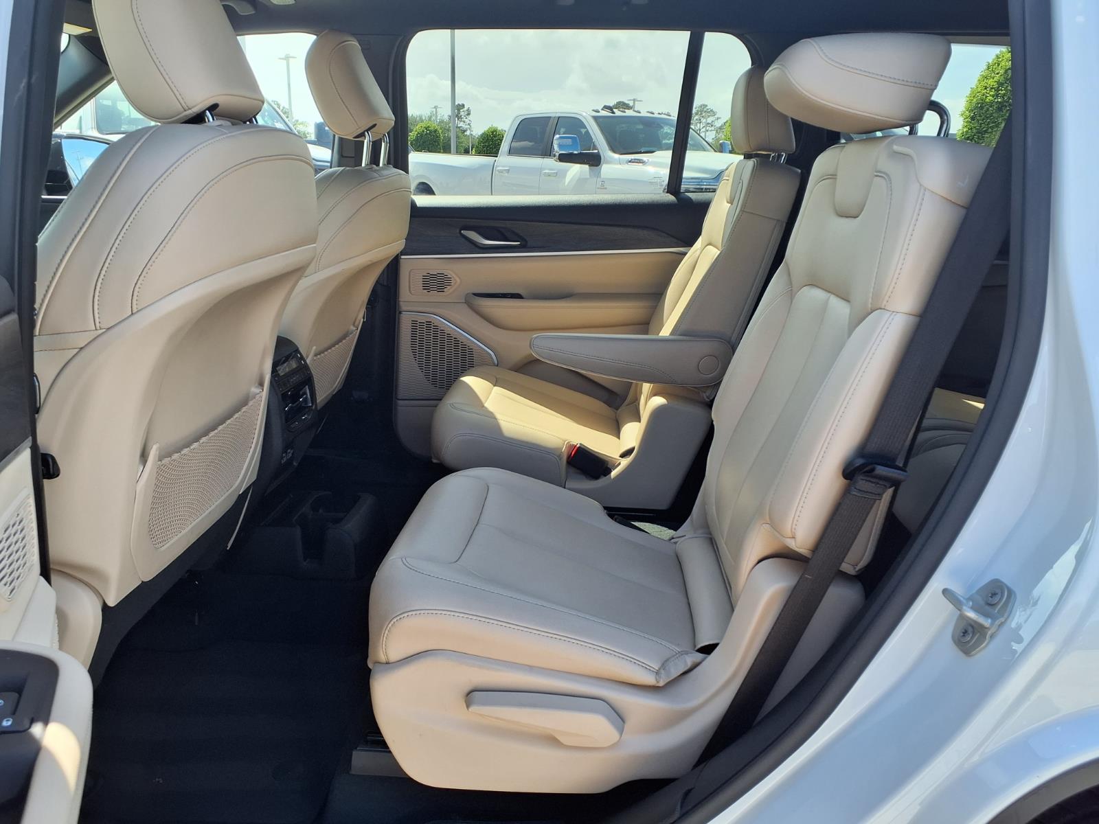 2023 Jeep Grand Cherokee L Limited - 9