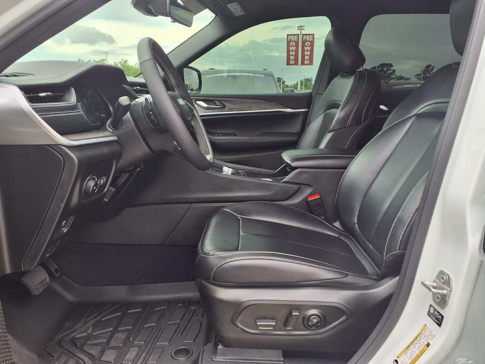 2025 Jeep Grand Cherokee L Limited Bright White Clearcoat at League City CDJR