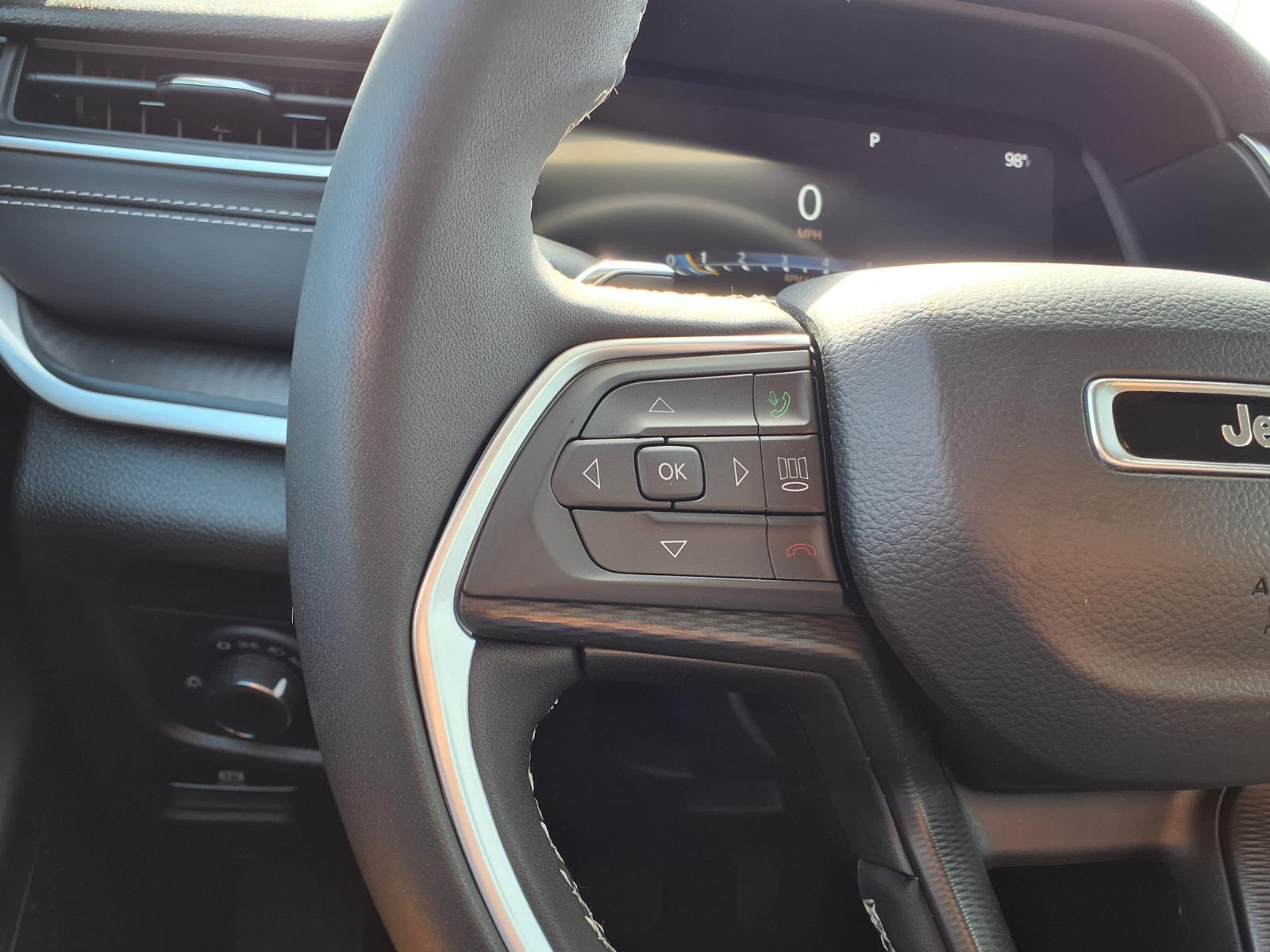 2024 Jeep Grand Cherokee L Laredo - 9