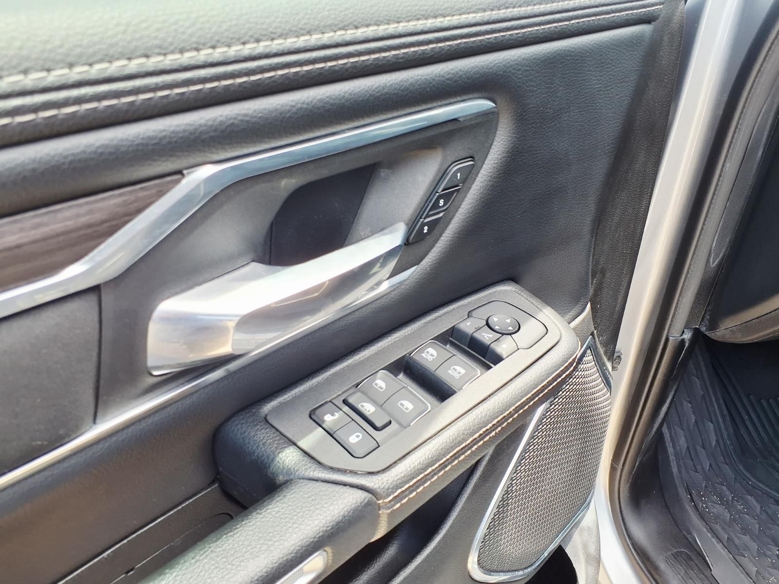 2025 RAM 1500 Laramie - 9