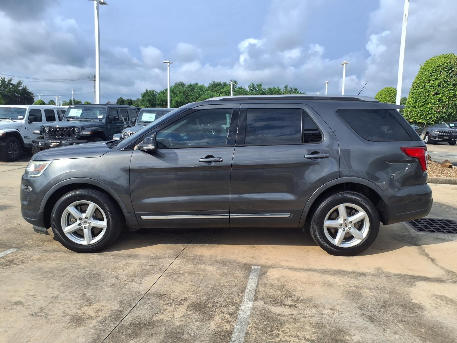 2018 Ford Explorer XLT - 9