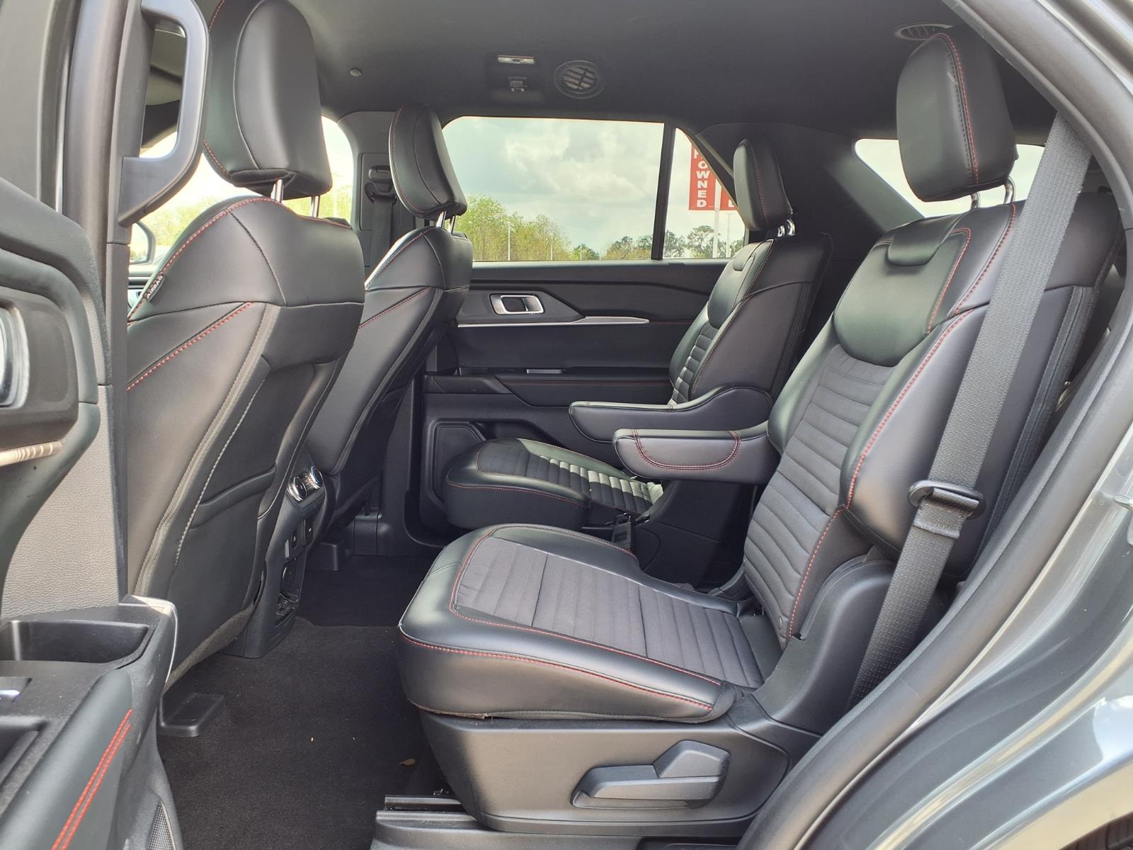 2025 Ford Explorer ST-Line - 9
