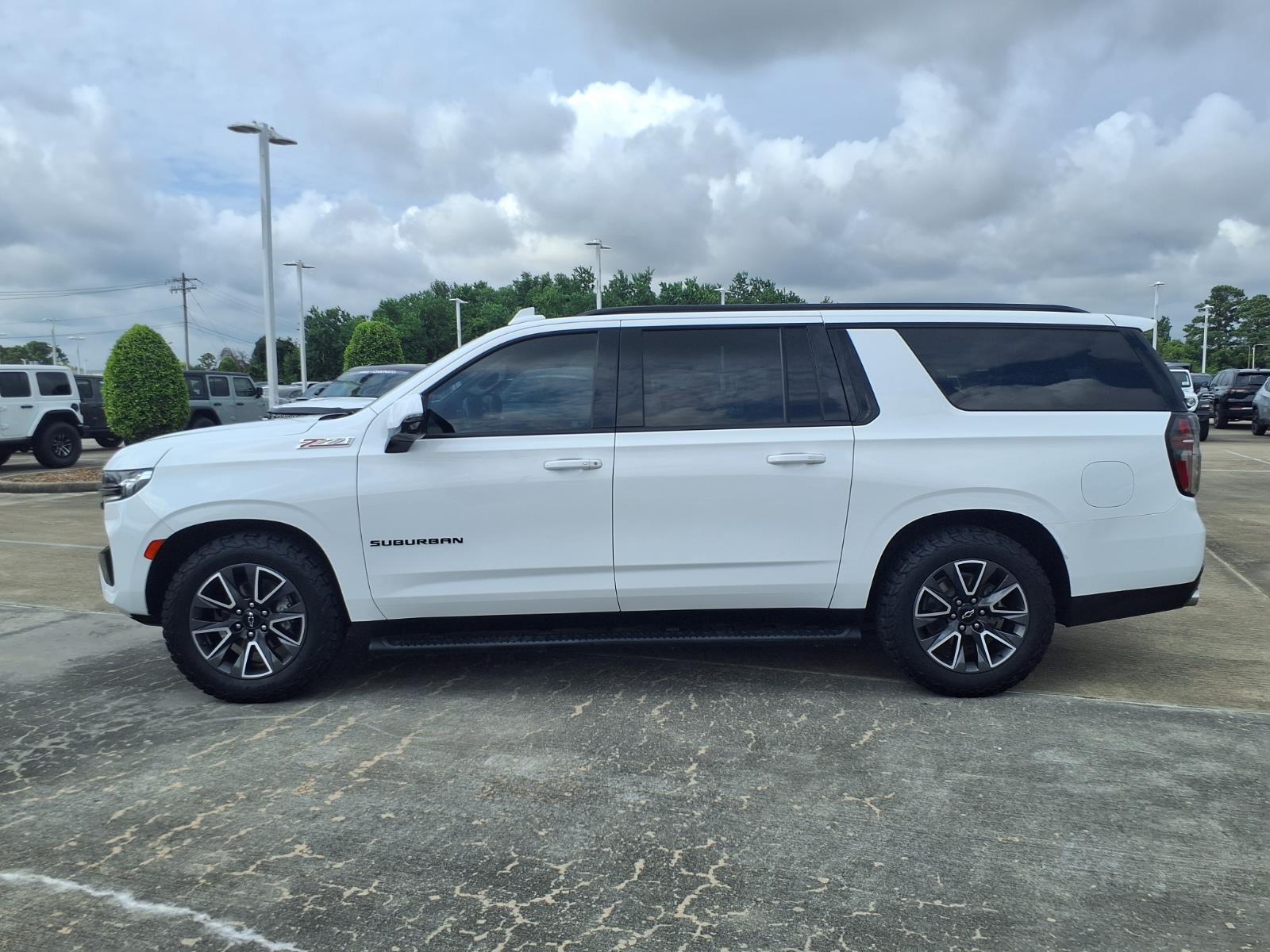 2023 Chevrolet Suburban Z71 - 9