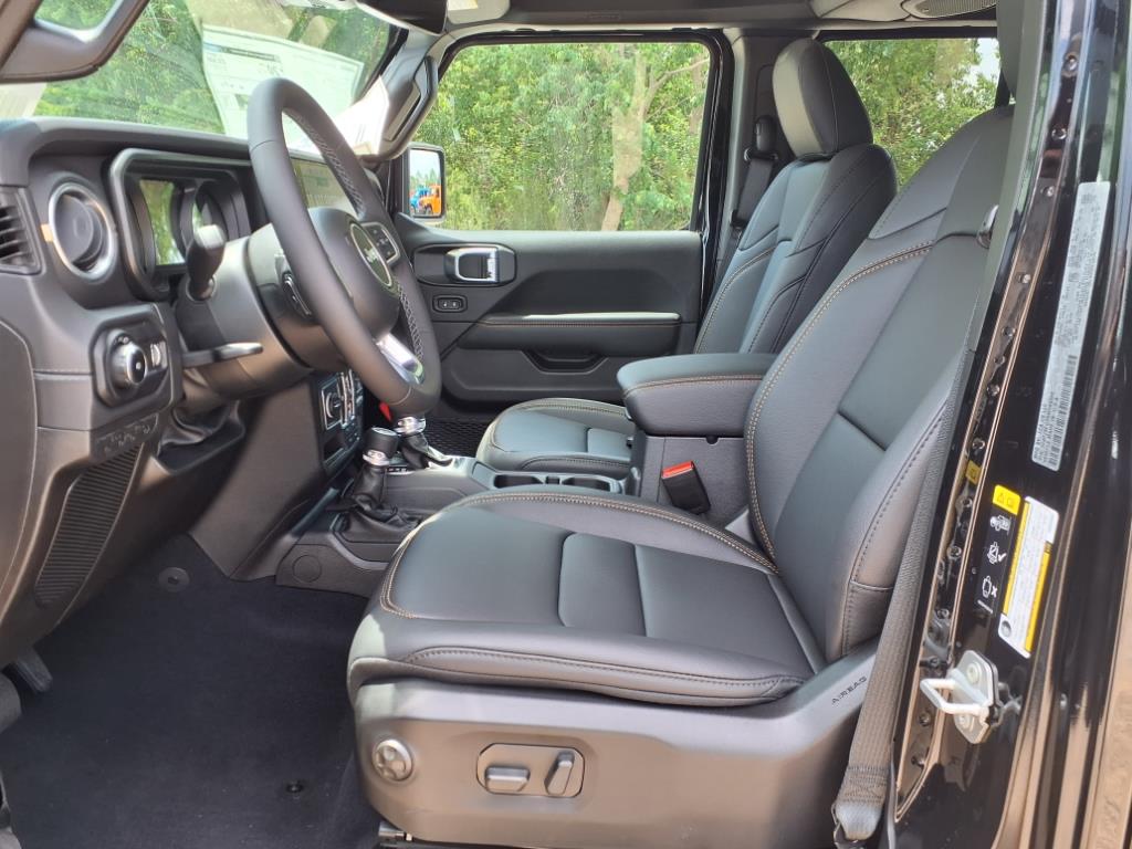 2025 Jeep Wrangler Sahara Black Clearcoat at League City CDJR