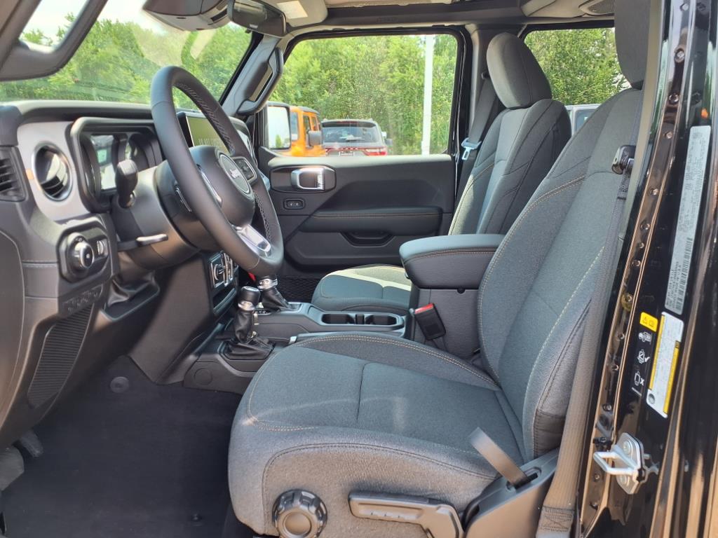 2025 Jeep Wrangler Sahara Black Clearcoat at League City CDJR