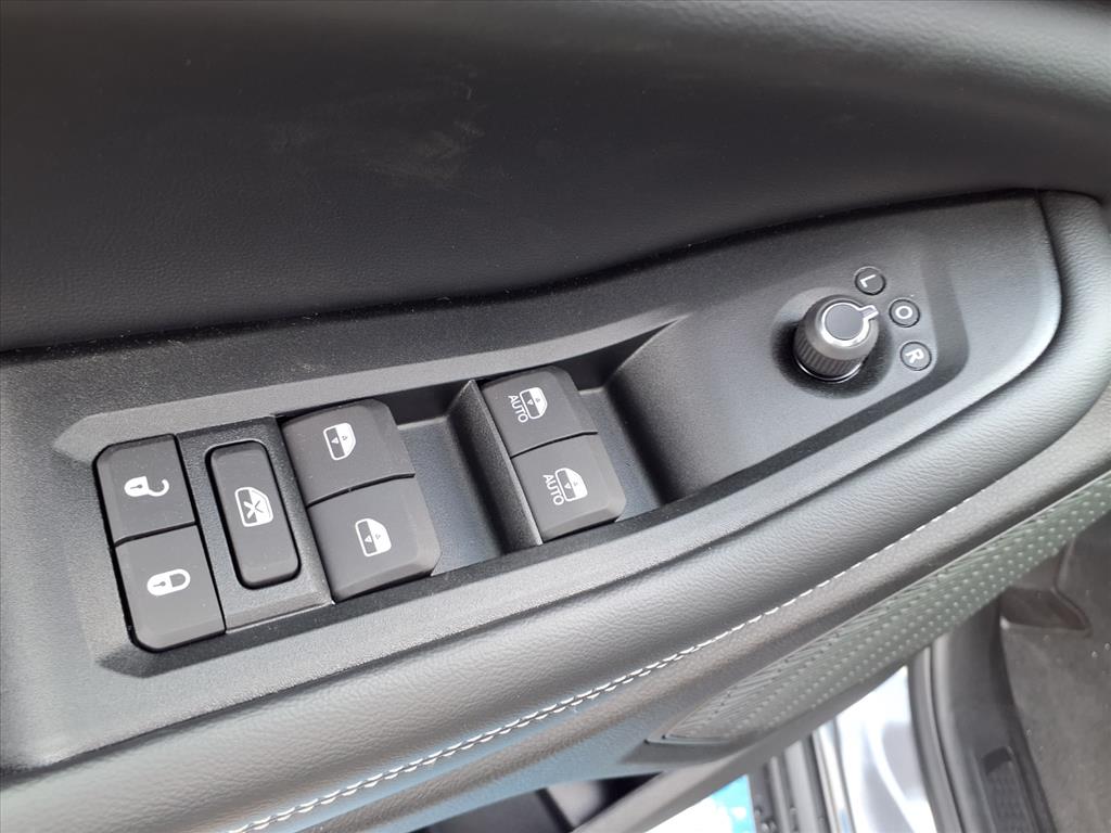 2025 Jeep Grand Cherokee Laredo Metallic at League City CDJR