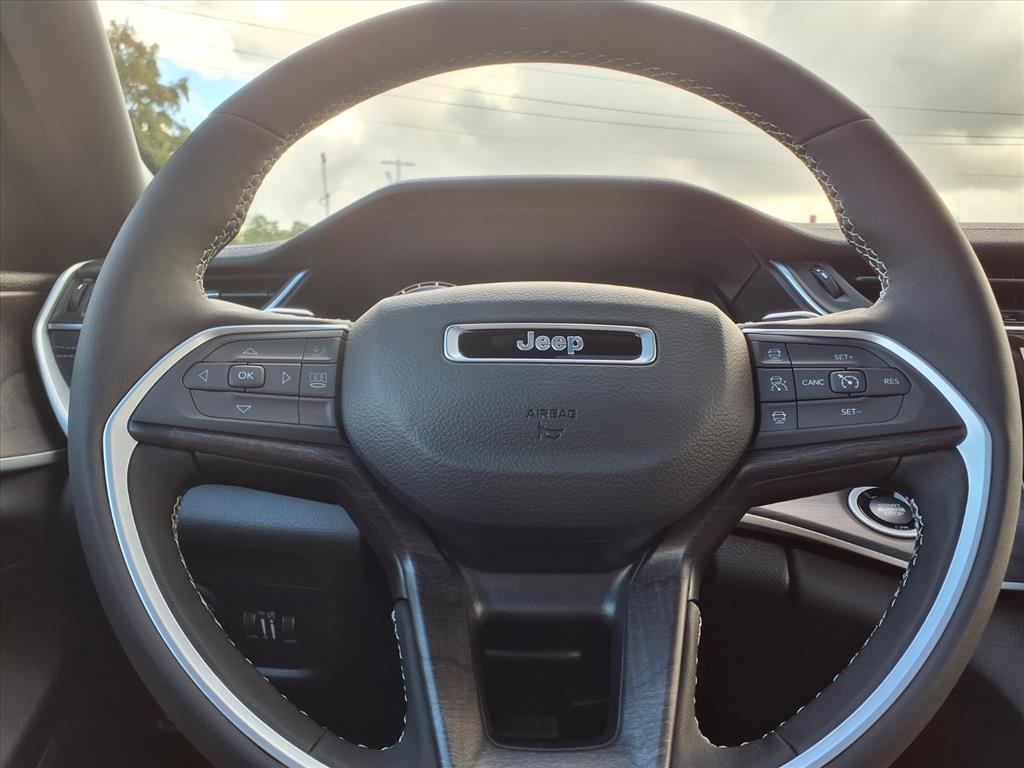 2025 Jeep Grand Cherokee L Limited Metallic at League City CDJR