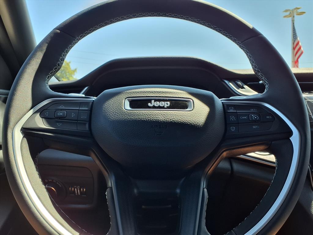 2025 Jeep Grand Cherokee L Laredo Bright White Clearcoat at League City CDJR