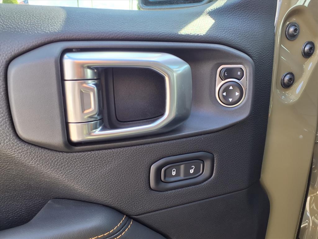 2026 Jeep Gladiator Sport Pj5 41 at League City CDJR