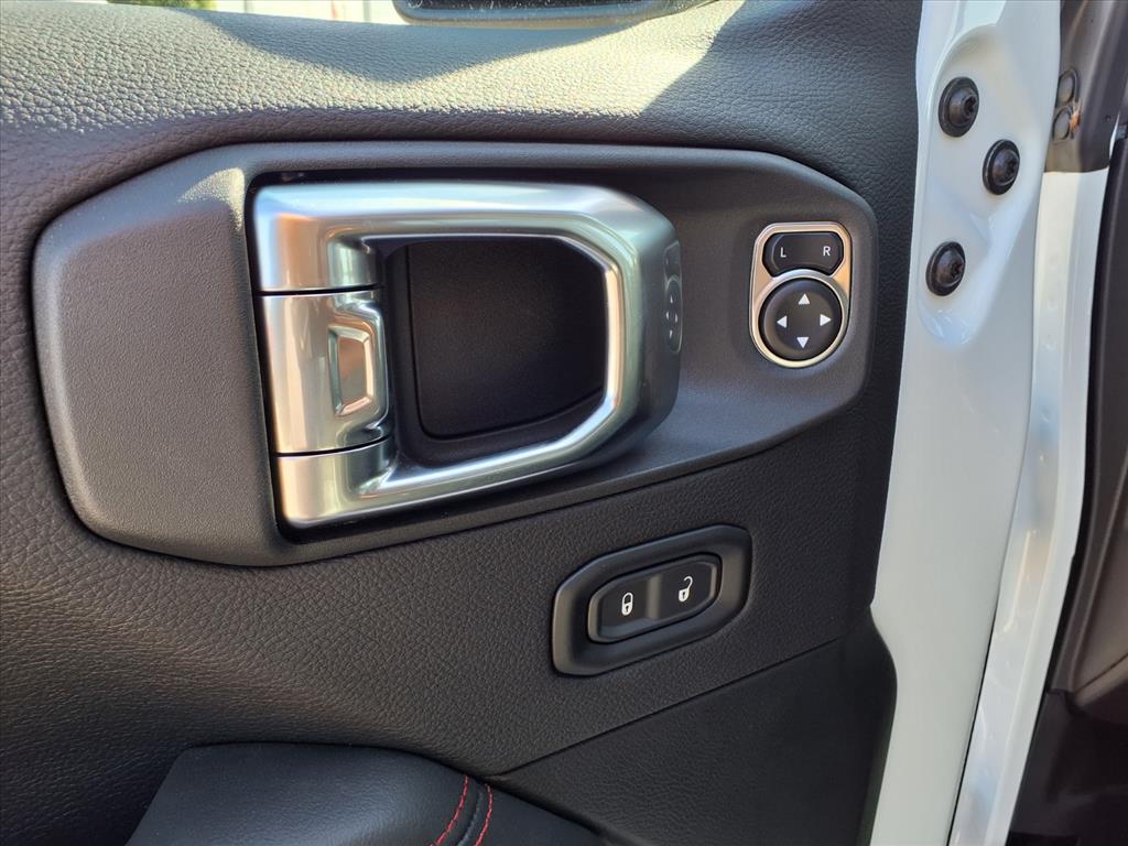 2026 Jeep Gladiator Rubicon Bright White Clearcoat at League City CDJR