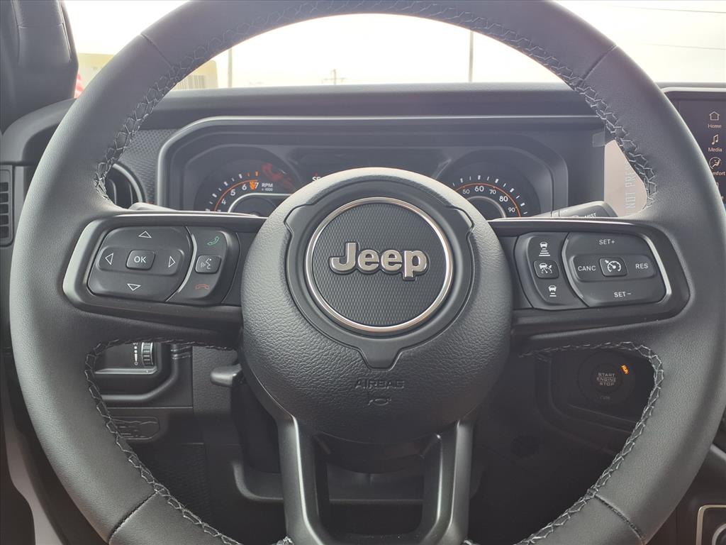 2026 Jeep Gladiator Rubicon Bright White Clearcoat at League City CDJR