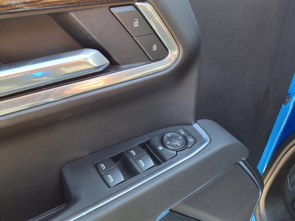 2025 Chevrolet Silverado 1500 LT - 9