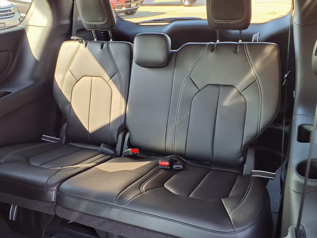 2026 Chrysler Pacifica Select Red at League City CDJR