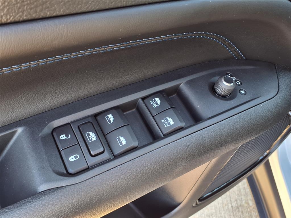 2026 Jeep Compass Latitude Silver at League City CDJR