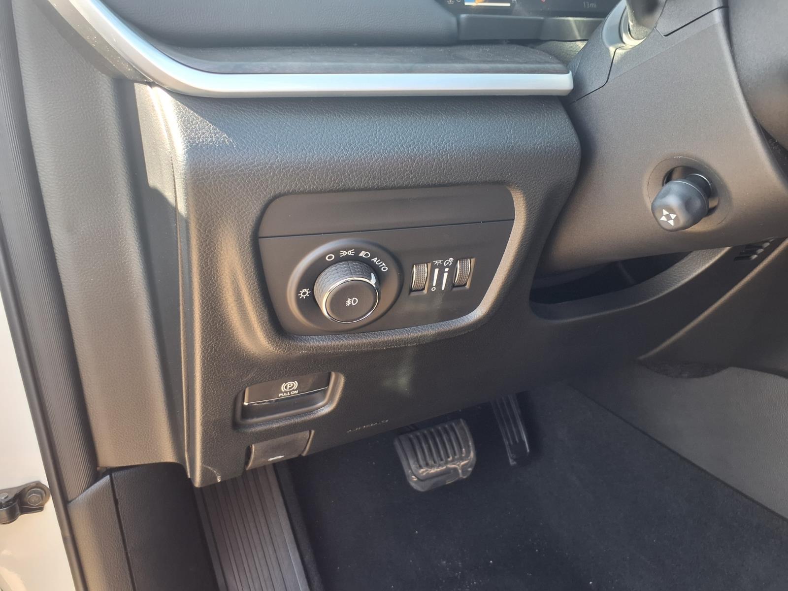 2026 Jeep Grand Cherokee Limited White at League City CDJR