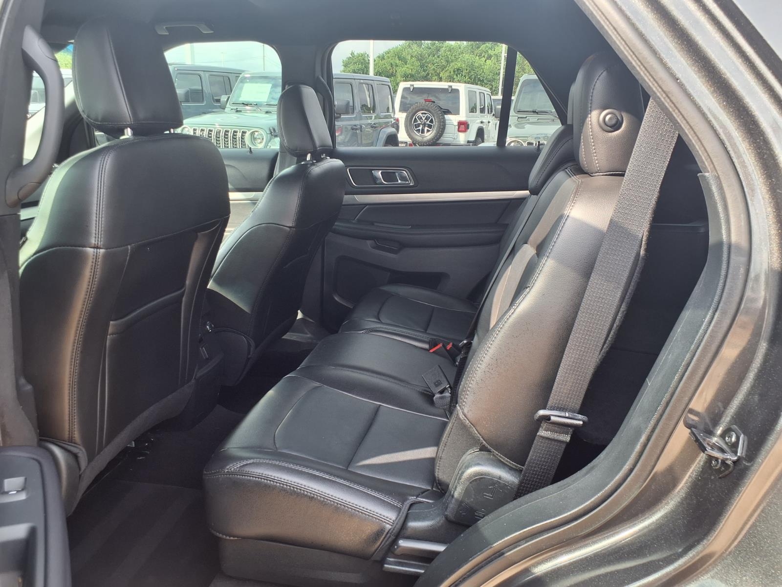 2018 Ford Explorer XLT - 10