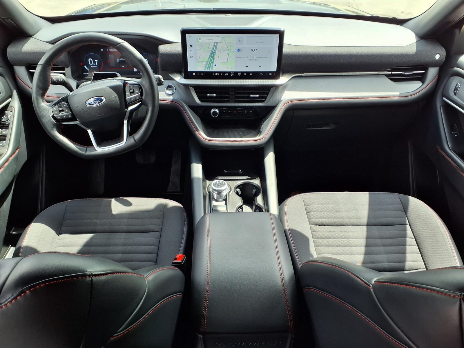 2025 Ford Explorer ST-Line - 10