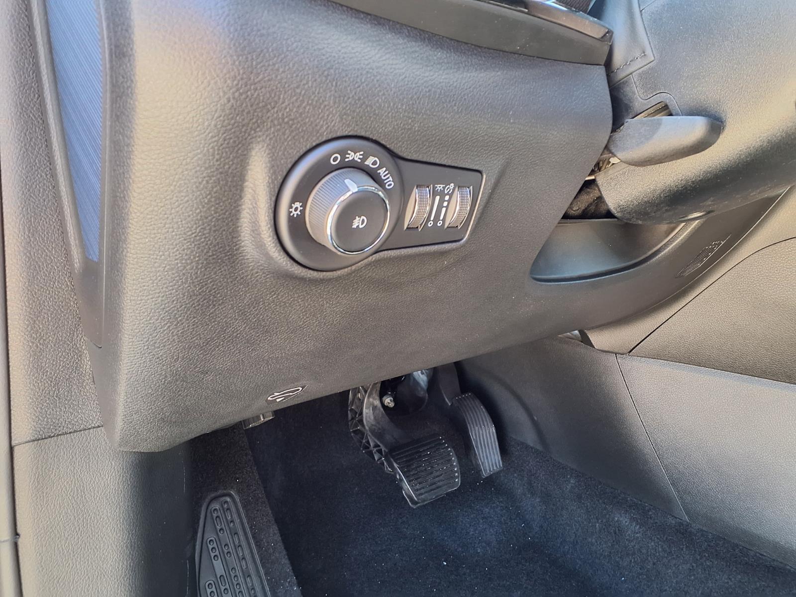 2026 Jeep Compass Latitude Silver at League City CDJR
