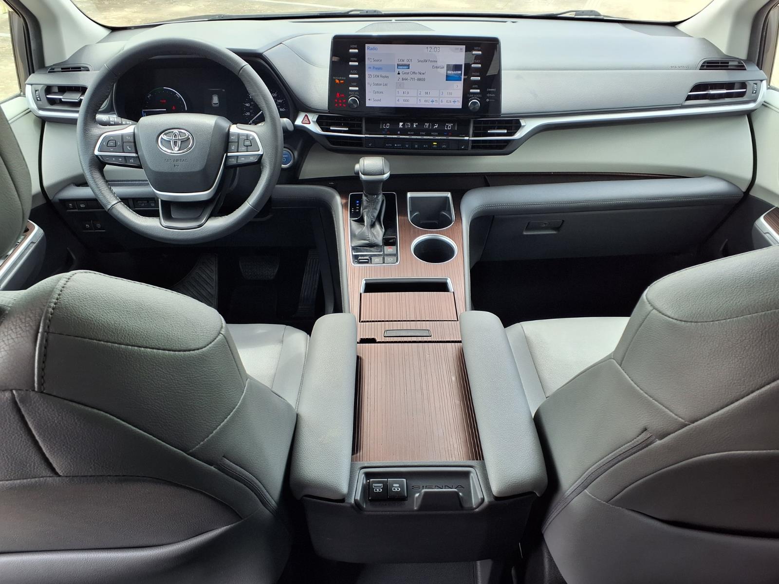 2023 Toyota Sienna XLE 8 Passenger - 10