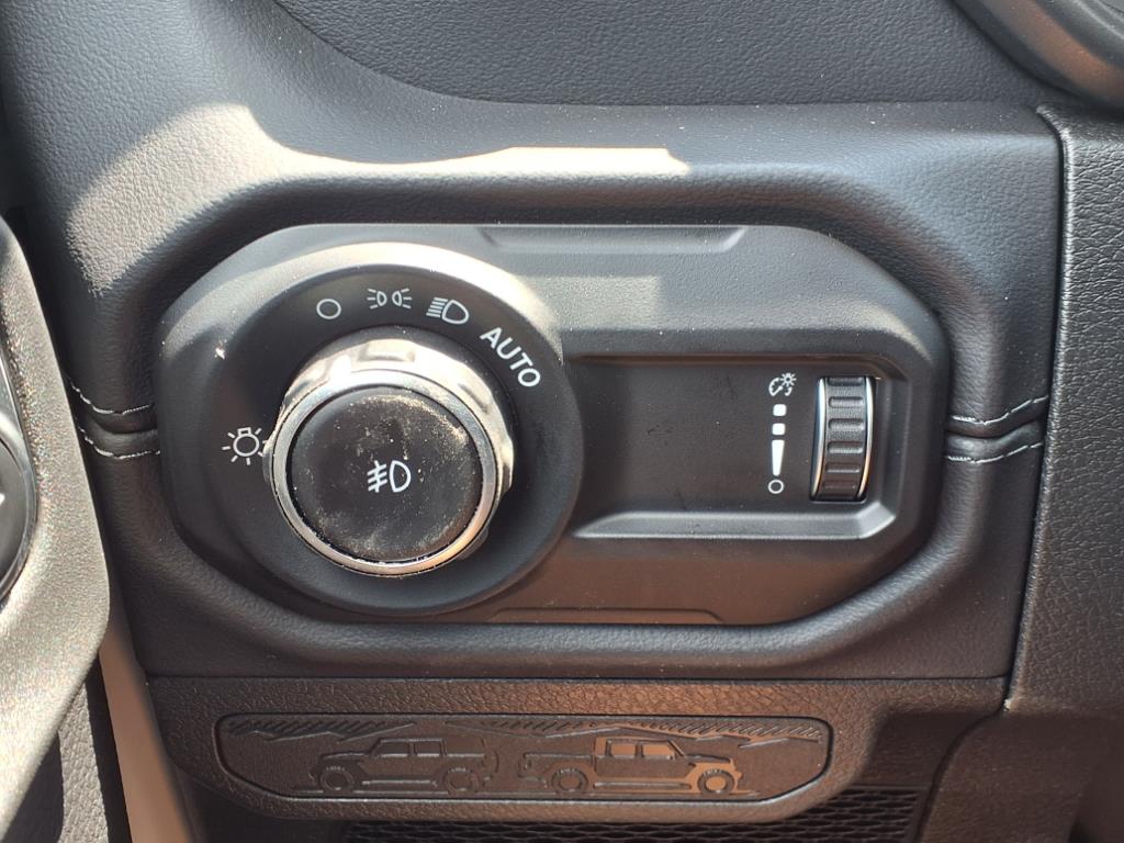 2025 Jeep Wrangler Sahara Bright White Clearcoat at League City CDJR