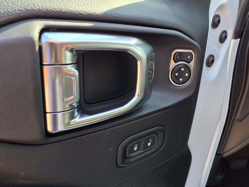 2025 Jeep Wrangler Sahara Bright White Clearcoat at League City CDJR