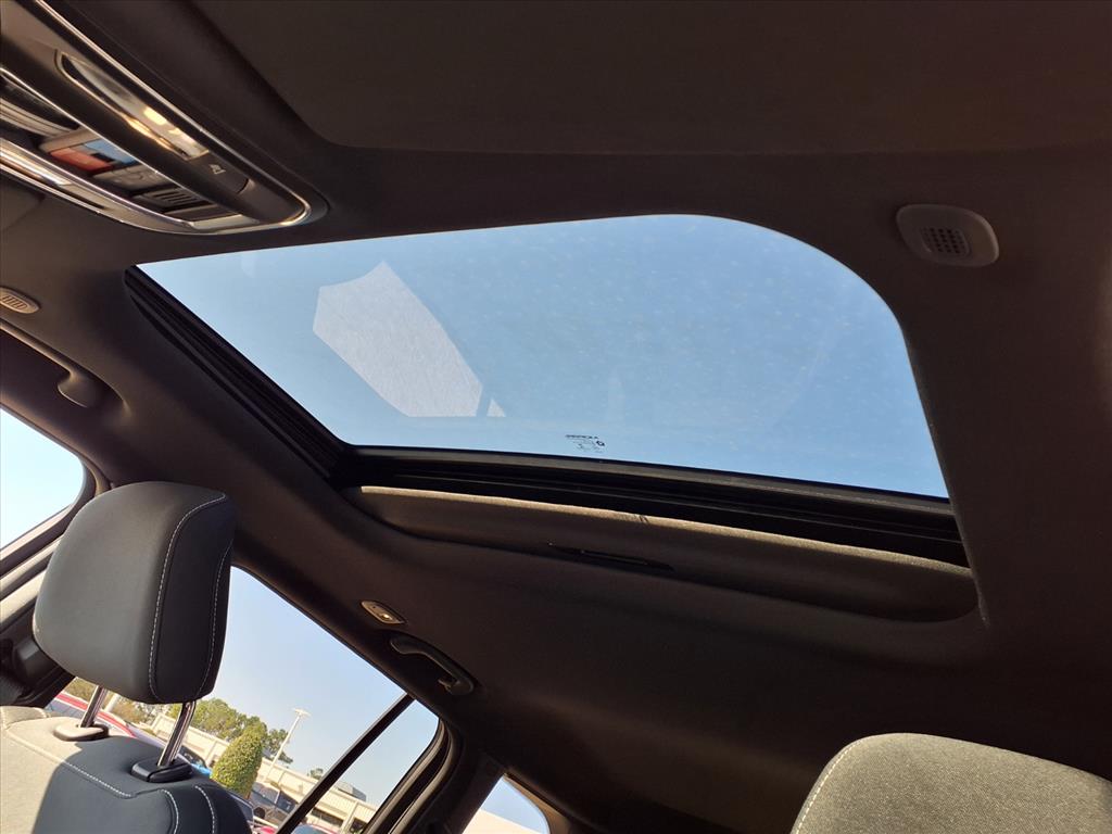 2025 Jeep Grand Cherokee Laredo White at League City CDJR