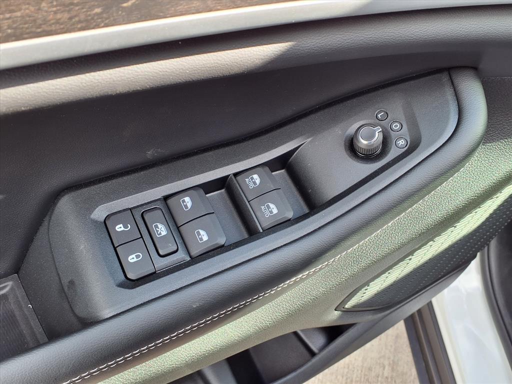 2025 Jeep Grand Cherokee L Limited Bright White Clearcoat at League City CDJR