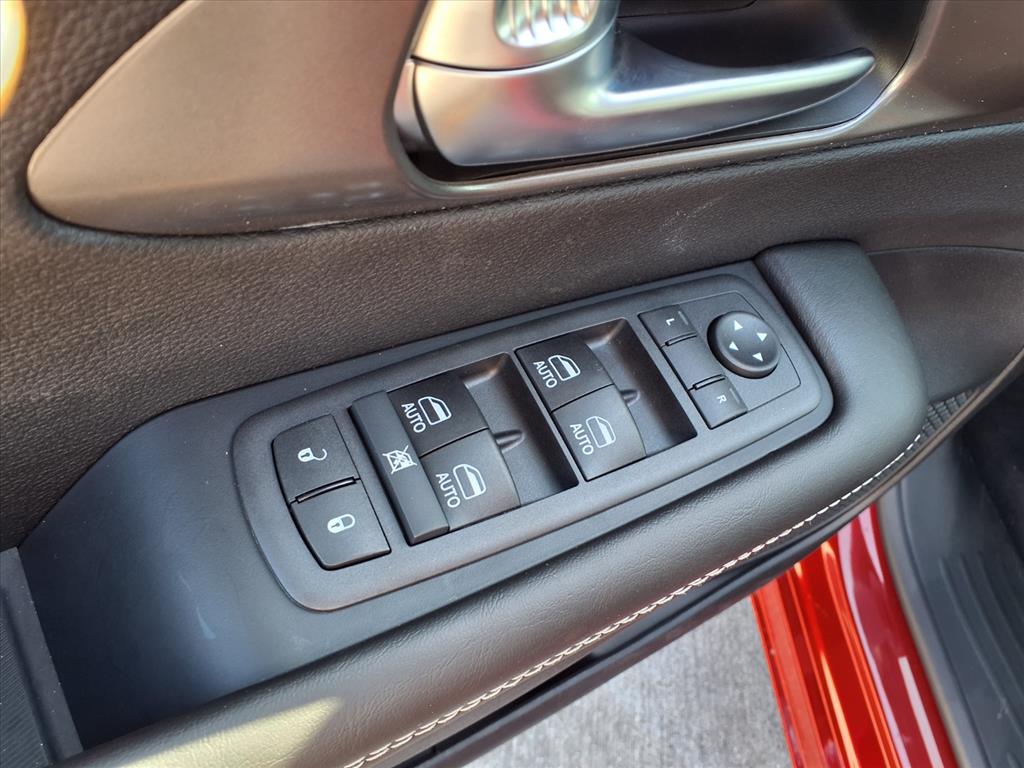 2026 Chrysler Pacifica Select Red at League City CDJR