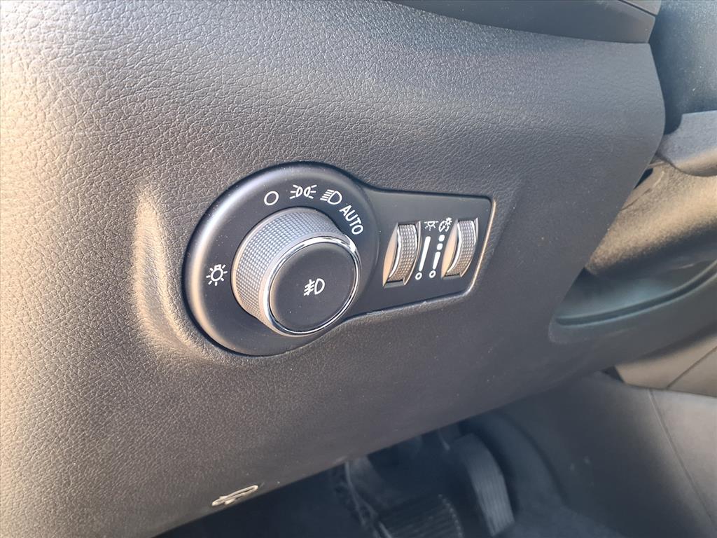 2026 Jeep Compass Latitude Silver at League City CDJR