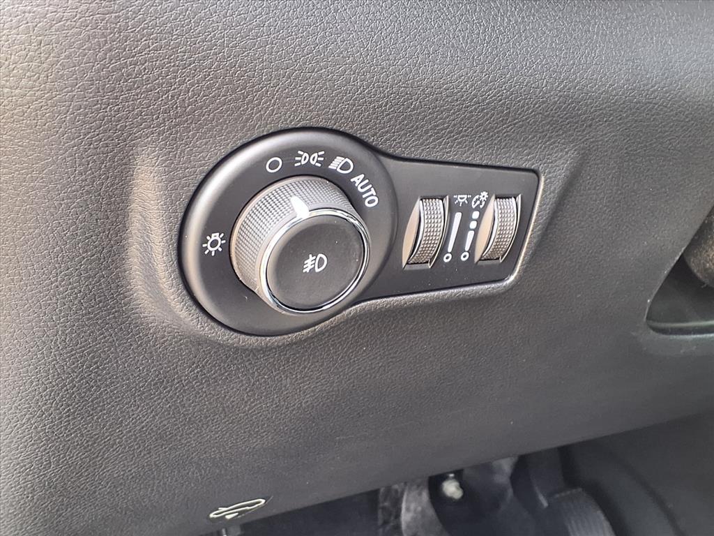 2026 Jeep Compass Latitude White at League City CDJR