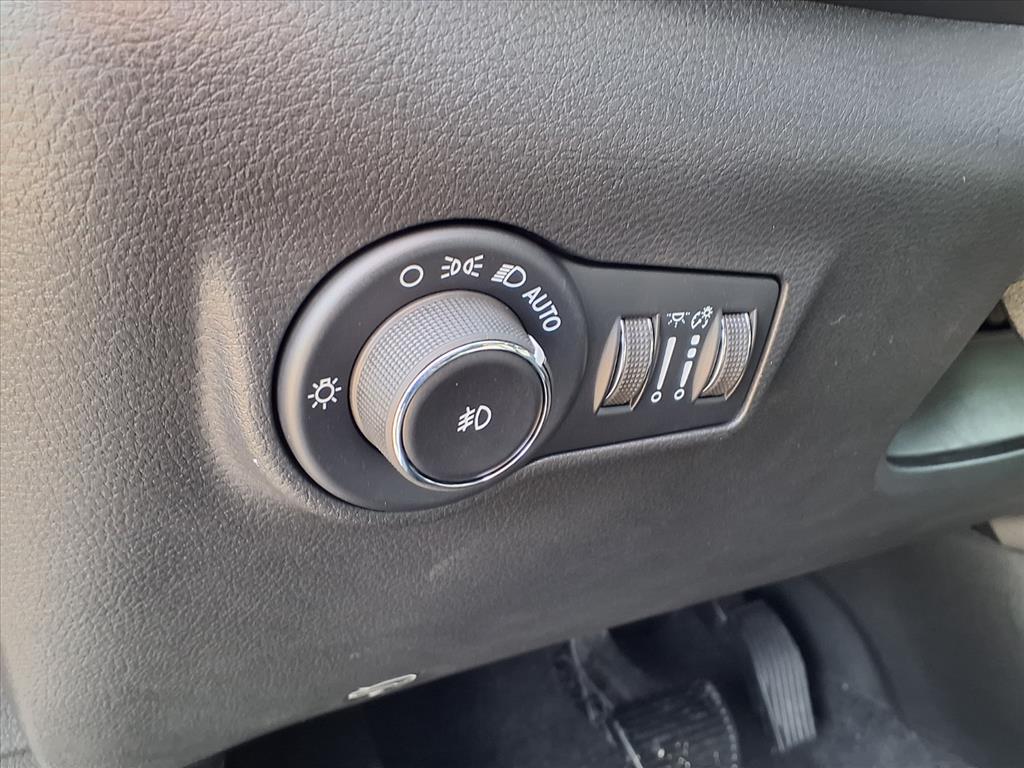 2026 Jeep Compass Latitude Silver at League City CDJR