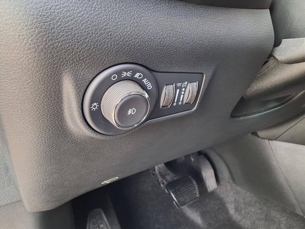 2026 Jeep Compass Latitude Bright White Clearcoat at League City CDJR