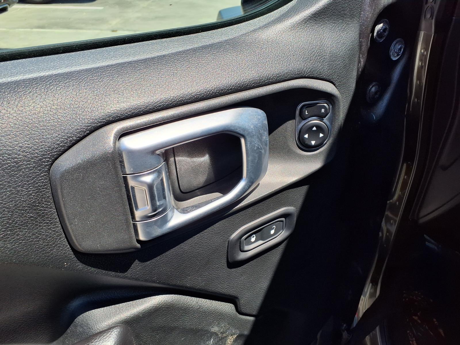 2020 Jeep Wrangler Sport S - 11