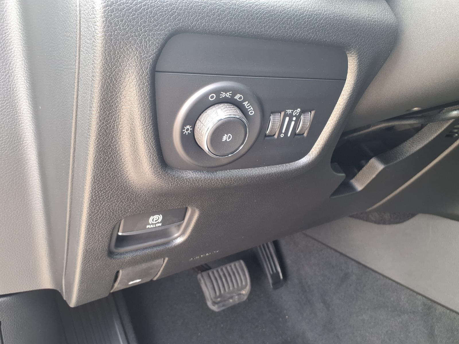 2026 Jeep Grand Cherokee  White at League City CDJR