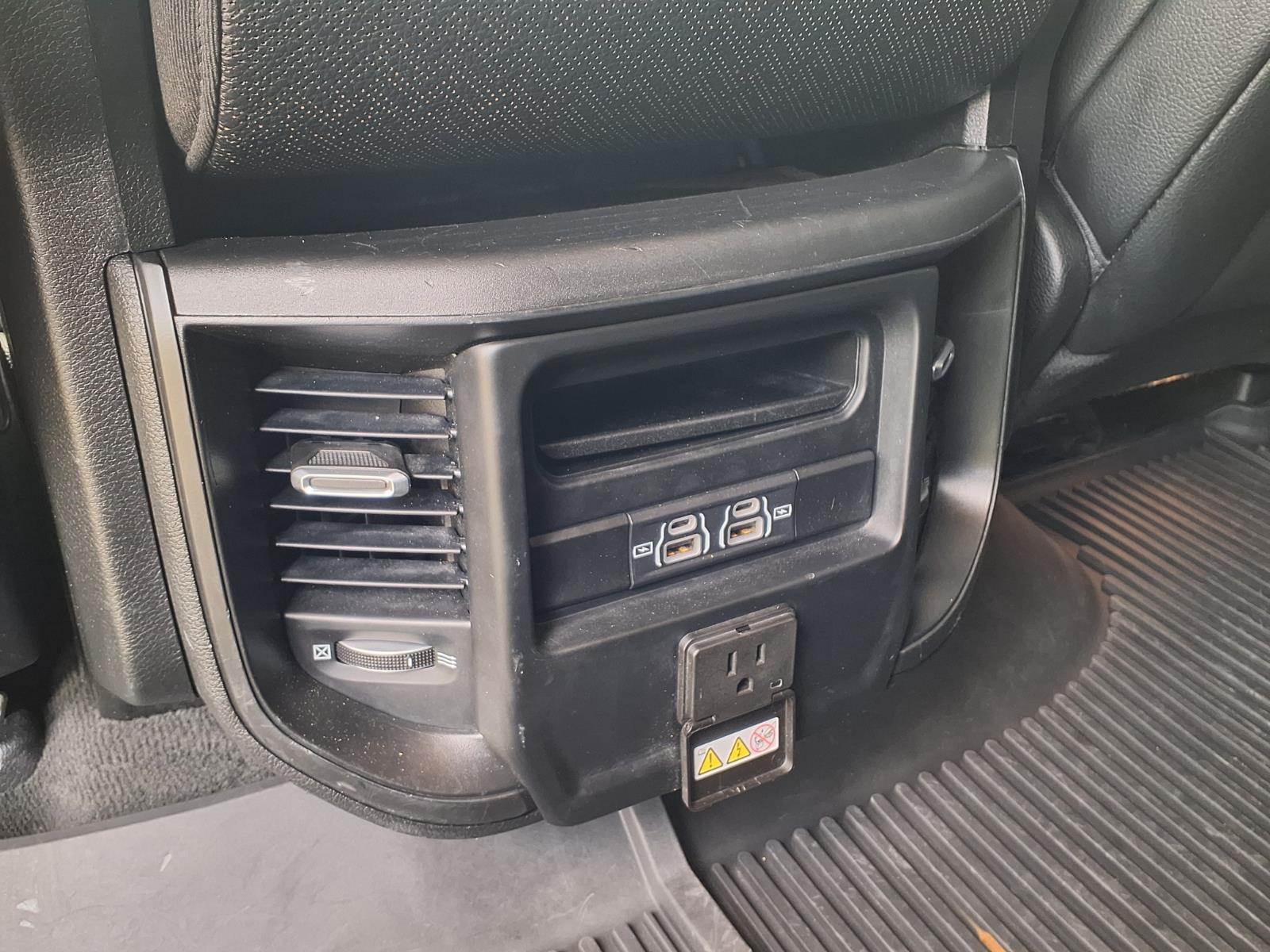 2022 RAM 1500 Laramie - 11